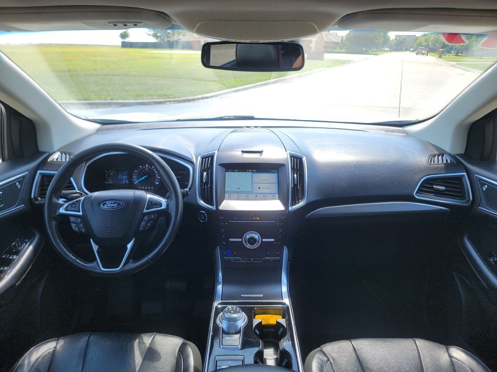 2019 Ford Edge Image 17