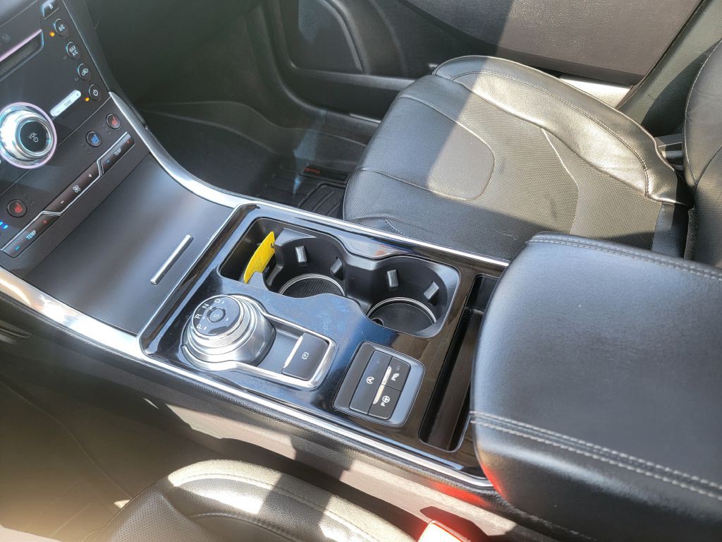 2019 Ford Edge Image 21