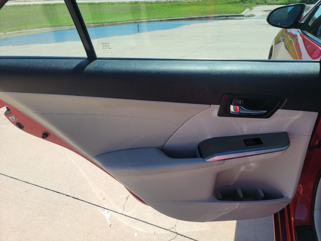 2014 Toyota Camry Image 10