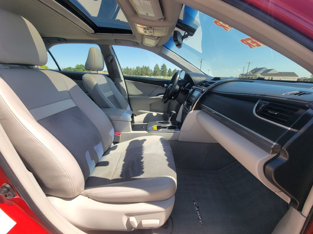 2014 Toyota Camry Image 13