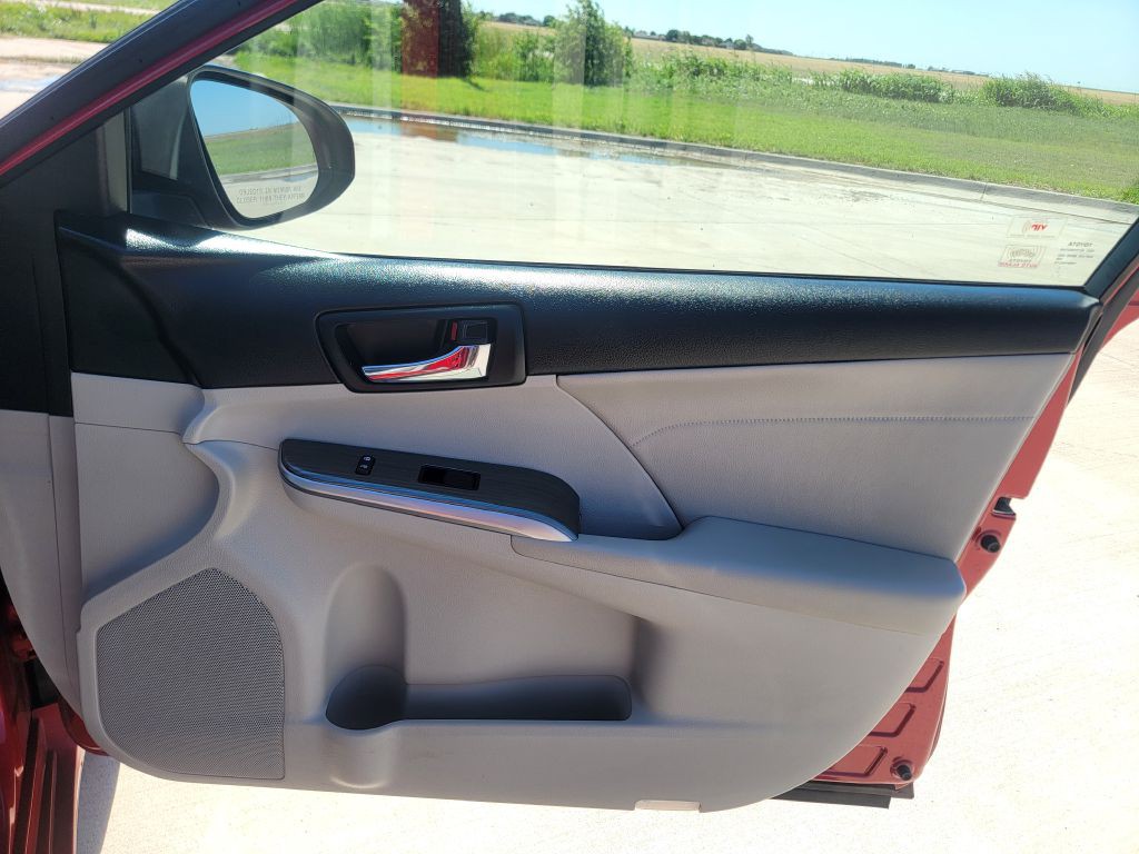 2014 Toyota Camry Image 14