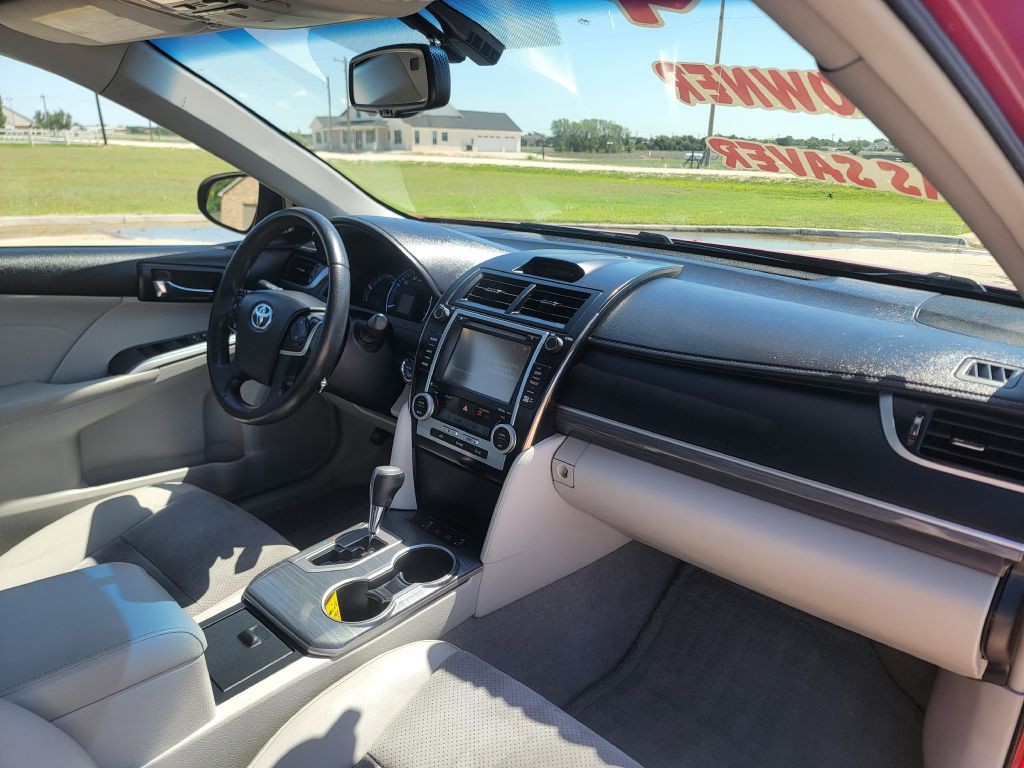 2014 Toyota Camry Image 15