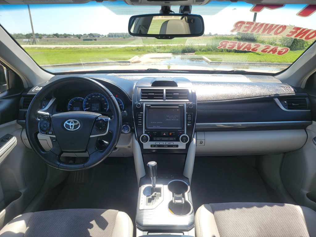 2014 Toyota Camry Image 16