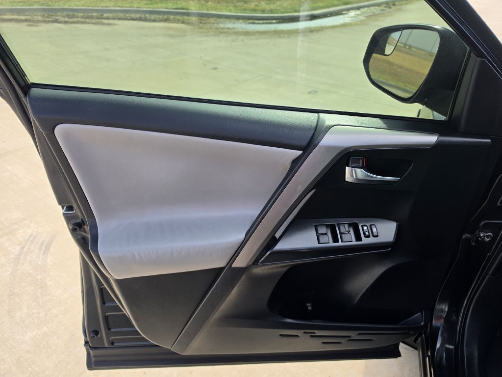 2016 Toyota Rav4 Image 8