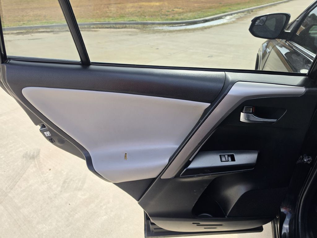 2016 Toyota Rav4 Image 10