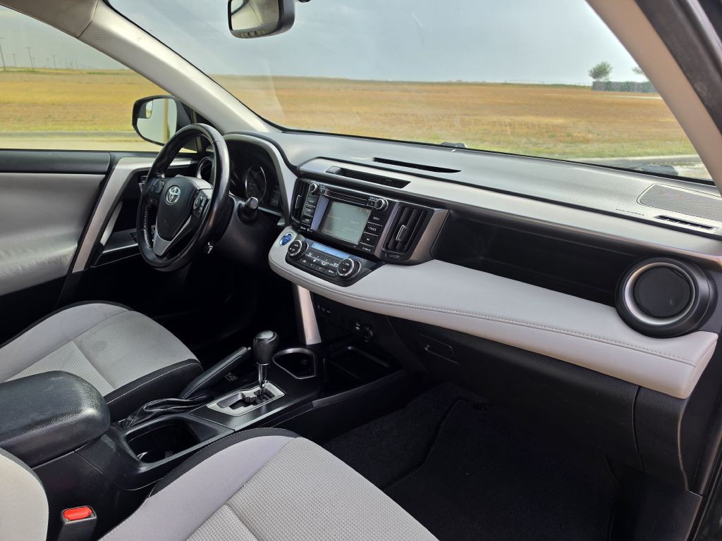 2016 Toyota Rav4 Image 16