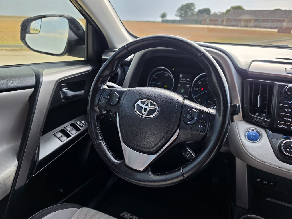 2016 Toyota Rav4 Image 18