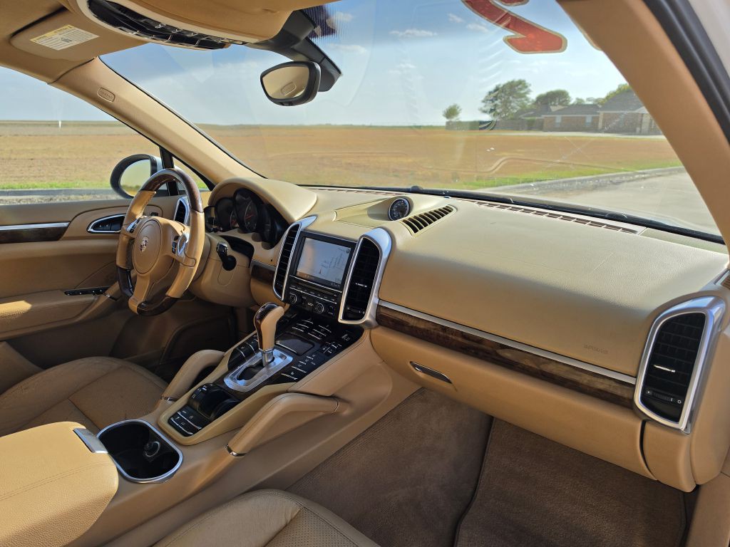 2012 Porsche Cayenne Image 16