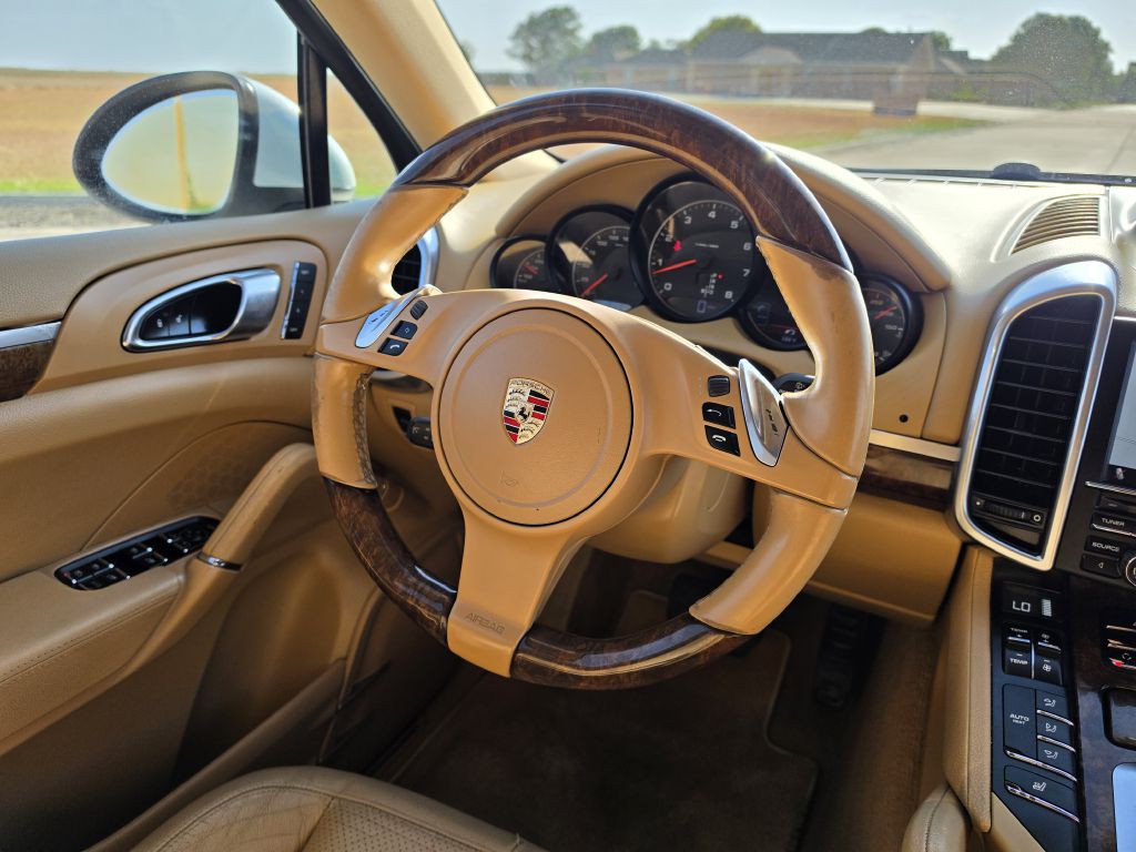 2012 Porsche Cayenne Image 18