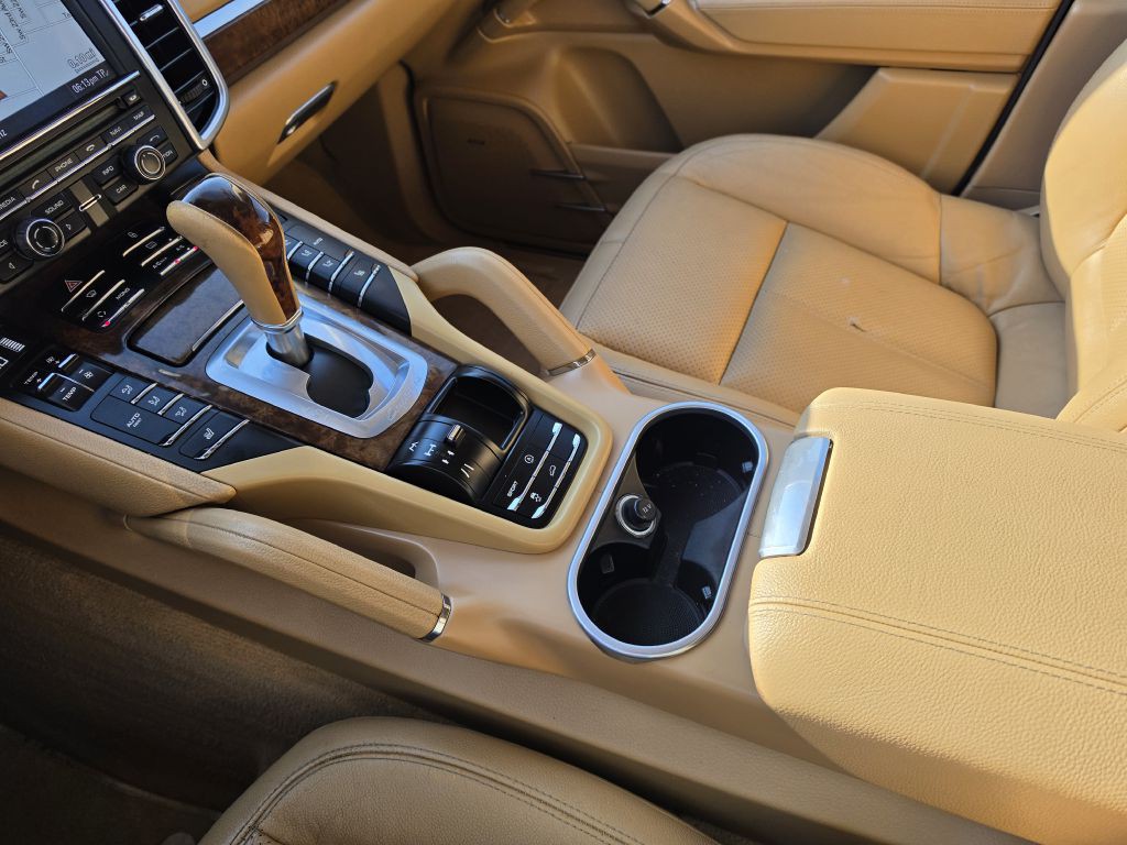 2012 Porsche Cayenne Image 21