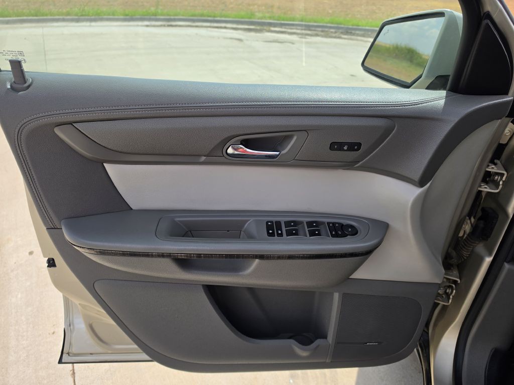 2016 GMC Acadia Image 8