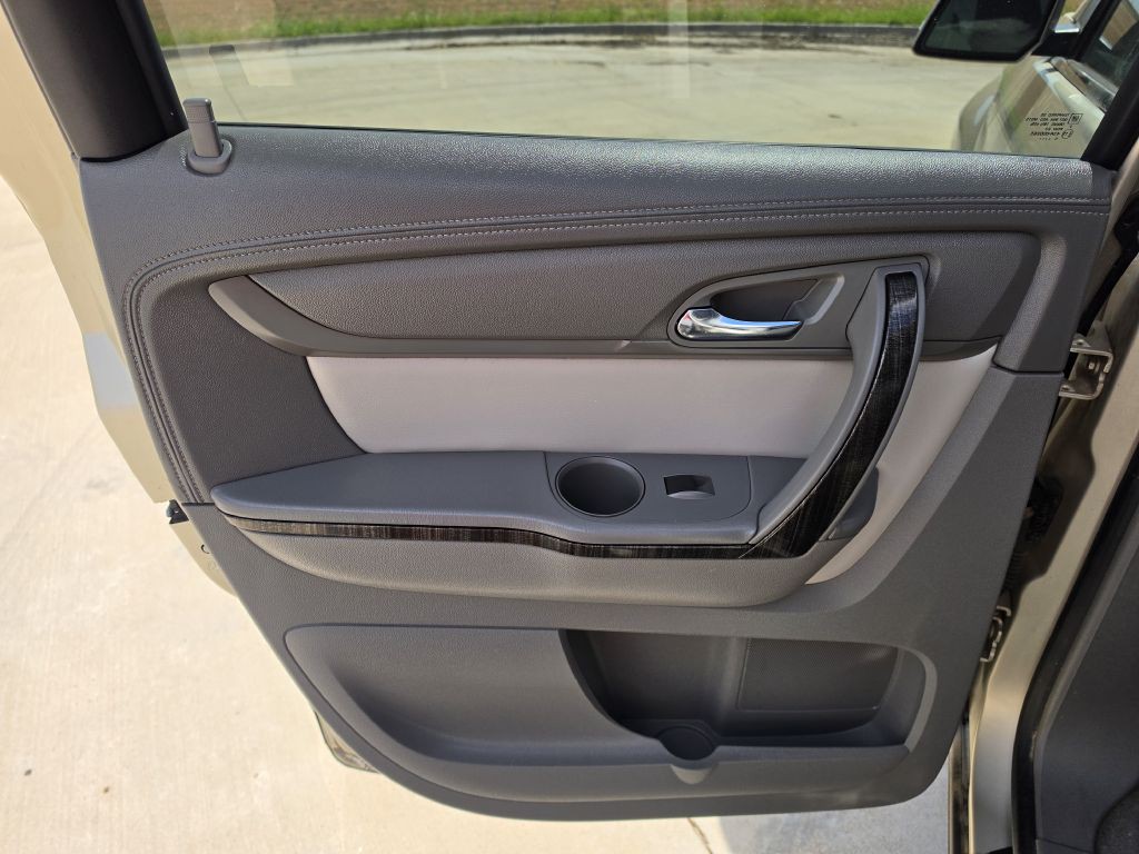 2016 GMC Acadia Image 10