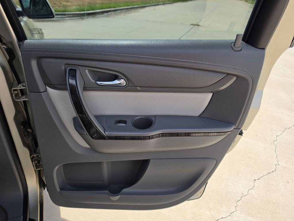 2016 GMC Acadia Image 14