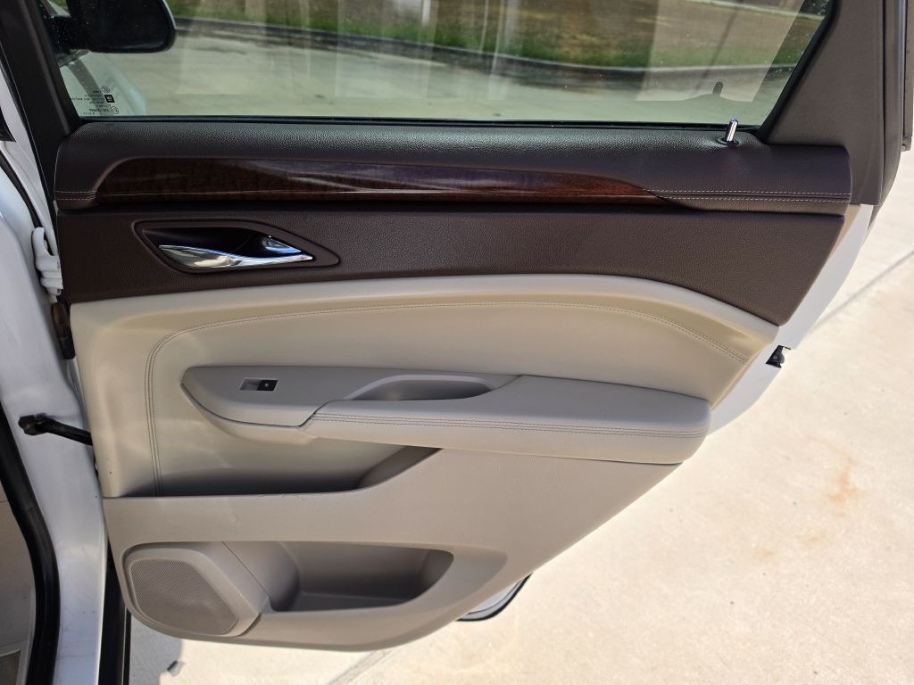 2010 Cadillac SRX Image 13