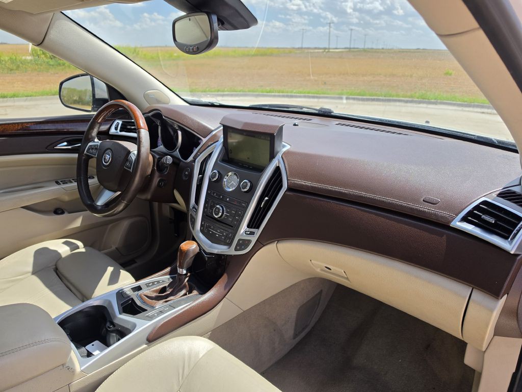2010 Cadillac SRX Image 16
