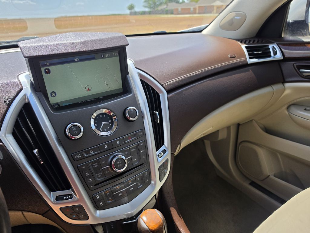 2010 Cadillac SRX Image 20