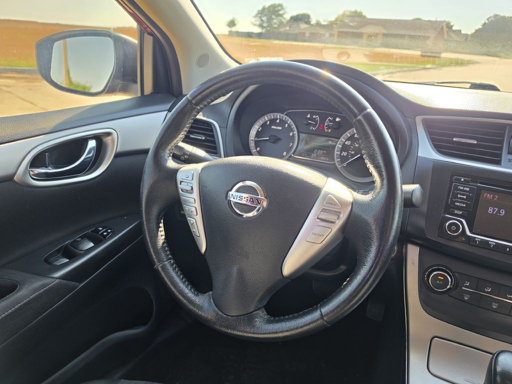 2015 Nissan Sentra Image 17