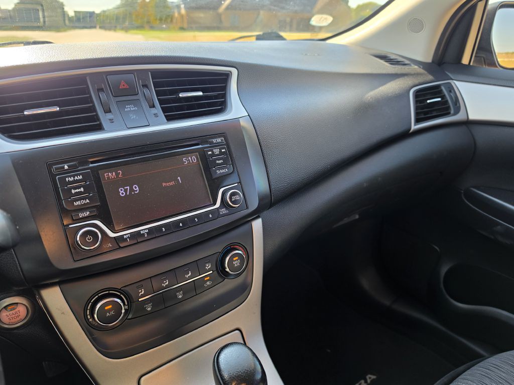 2015 Nissan Sentra Image 19