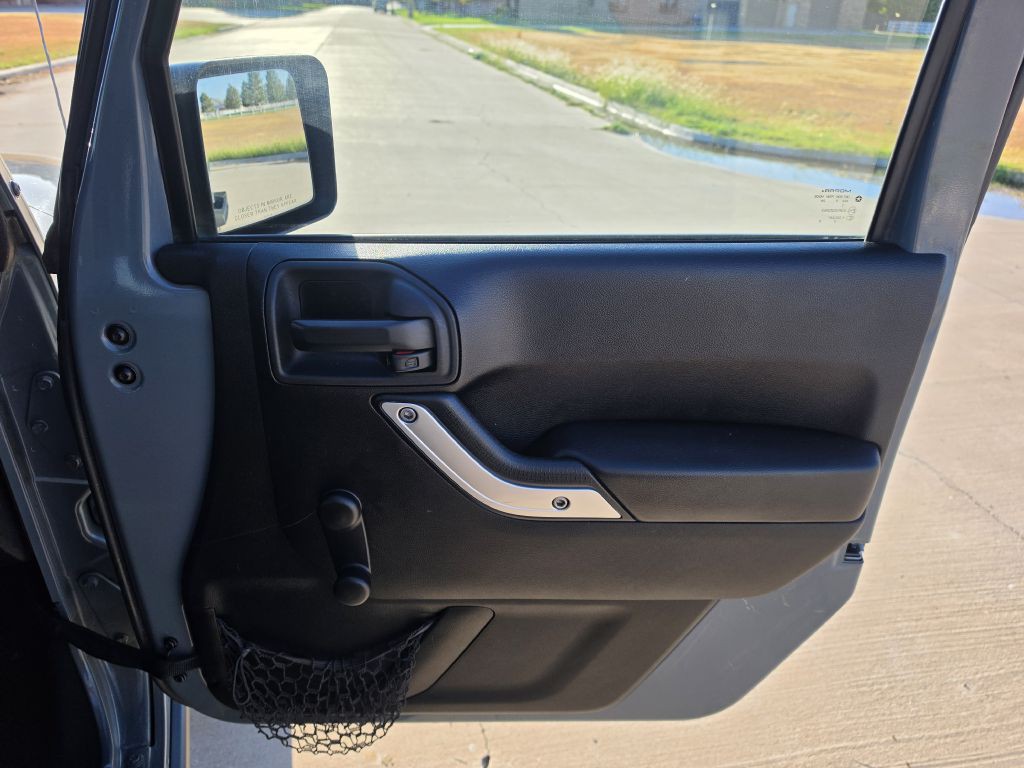 2014 Jeep Wrangler Image 12