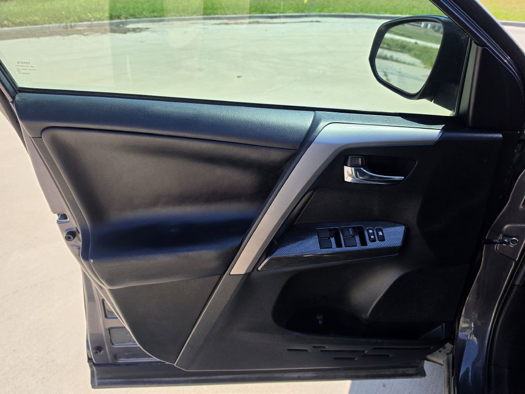 2018 Toyota Rav4 Image 8