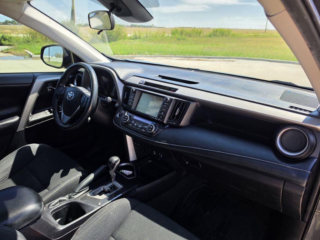 2018 Toyota Rav4 Image 16