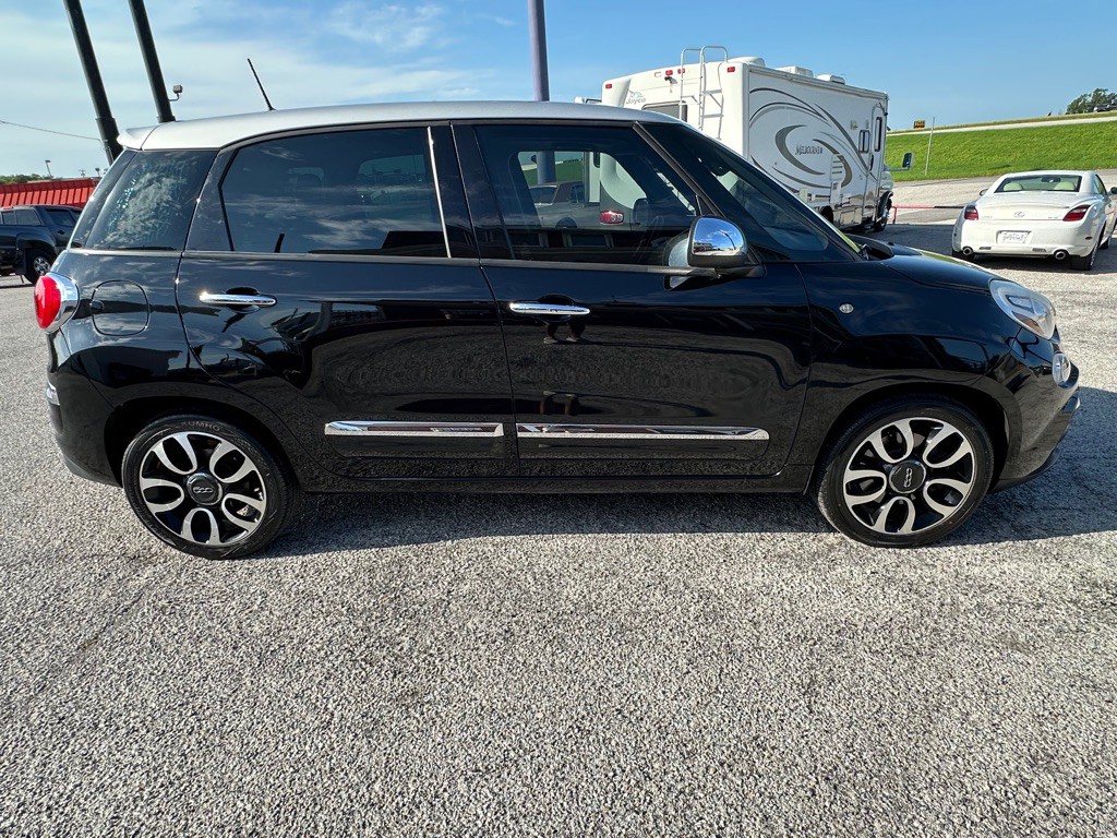 2018 FIAT 500L Image 5