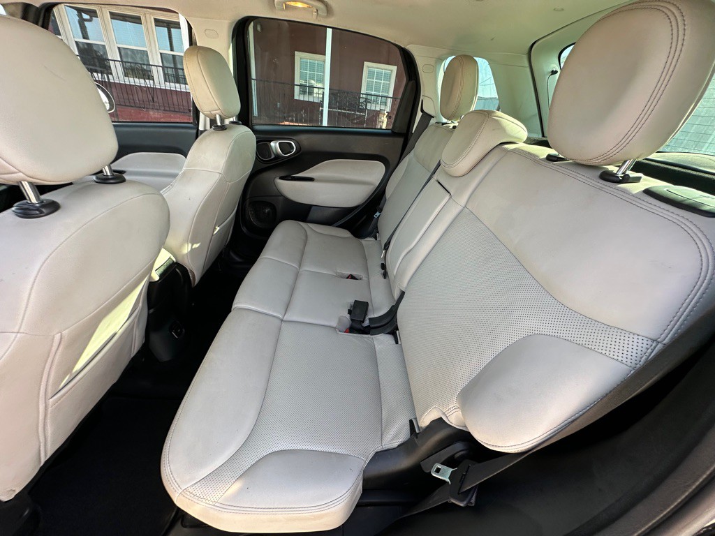 2018 FIAT 500L Image 8