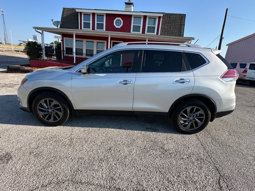 2016 Nissan Rogue Image 2