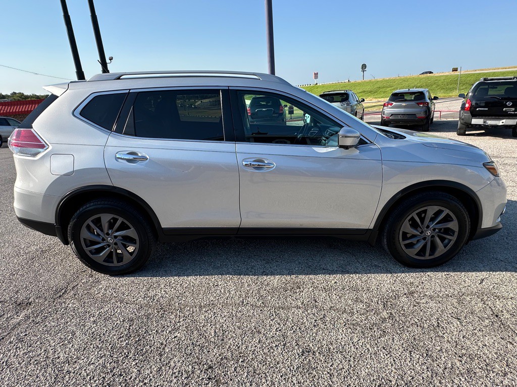 2016 Nissan Rogue Image 5