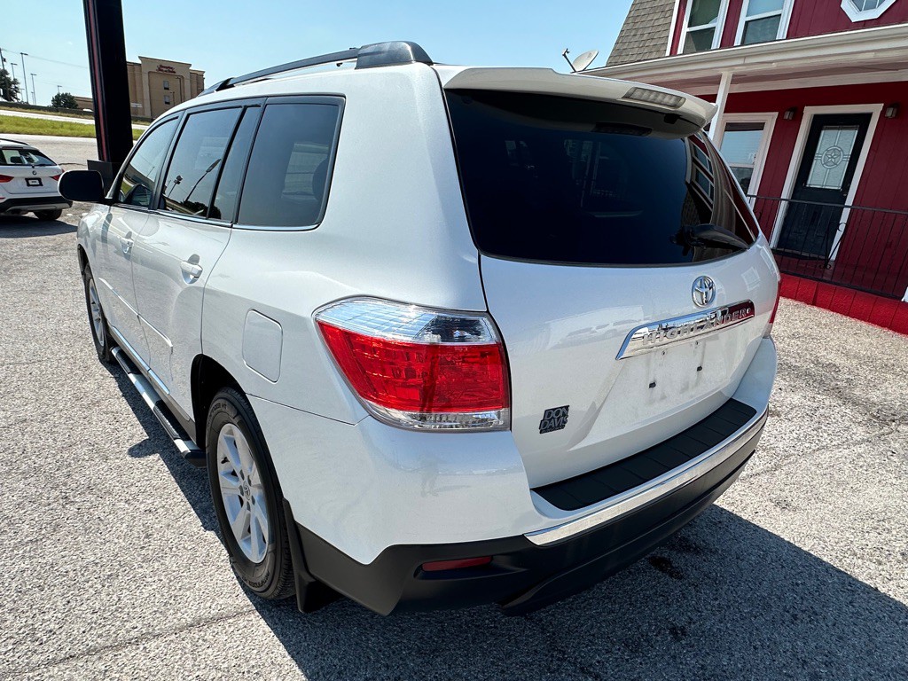 2013 Toyota Highlander Image 3