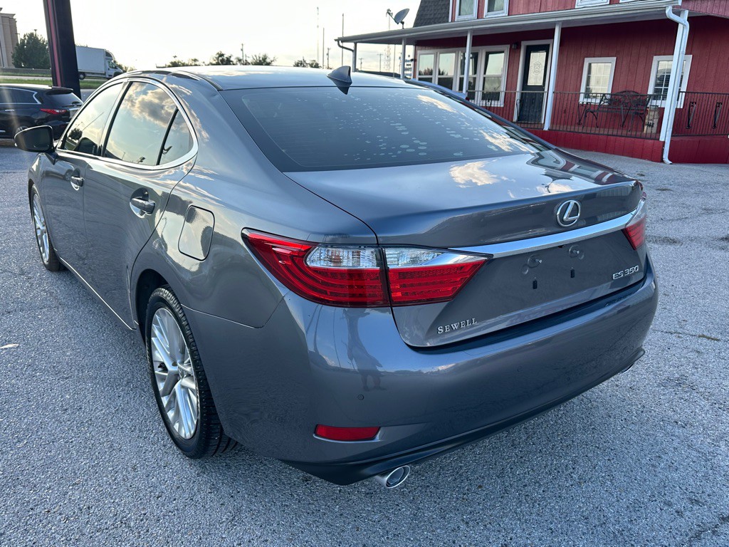 2015 Lexus ES Image 3