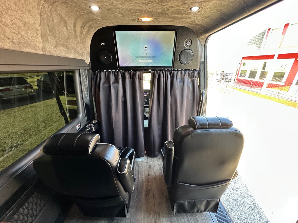 2018 Mercedes-Benz Sprinter Image 9