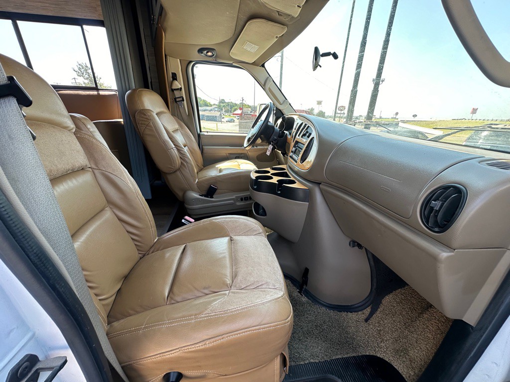 2007 Ford Econoline Image 6