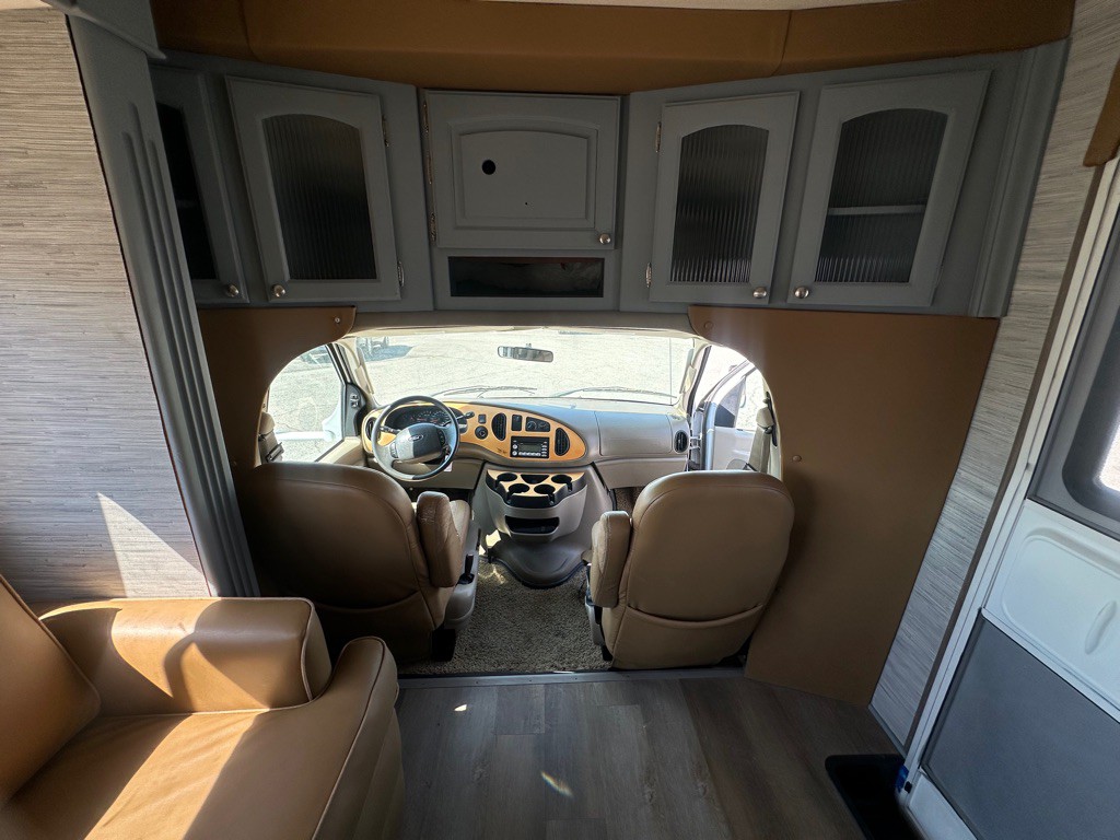 2007 Ford Econoline Image 8