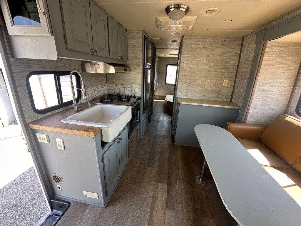 2007 Ford Econoline Image 10