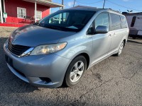 Image for 2013 Toyota Sienna LE ID: 7013180