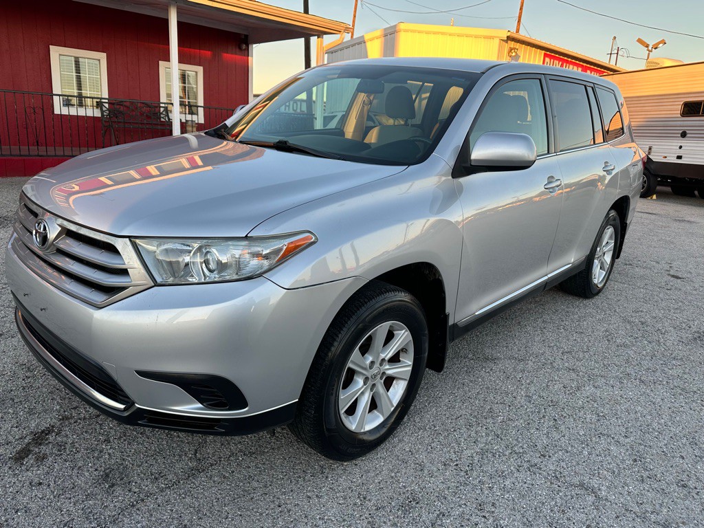 2013 Toyota Highlander Image 1