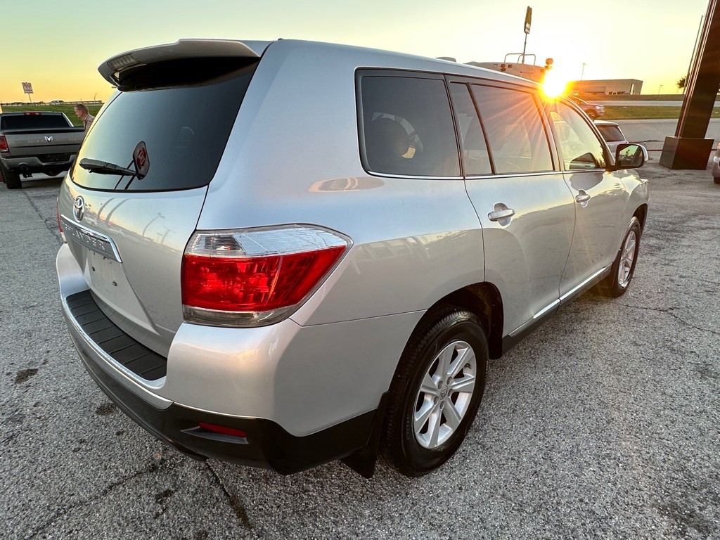 2013 Toyota Highlander Image 4