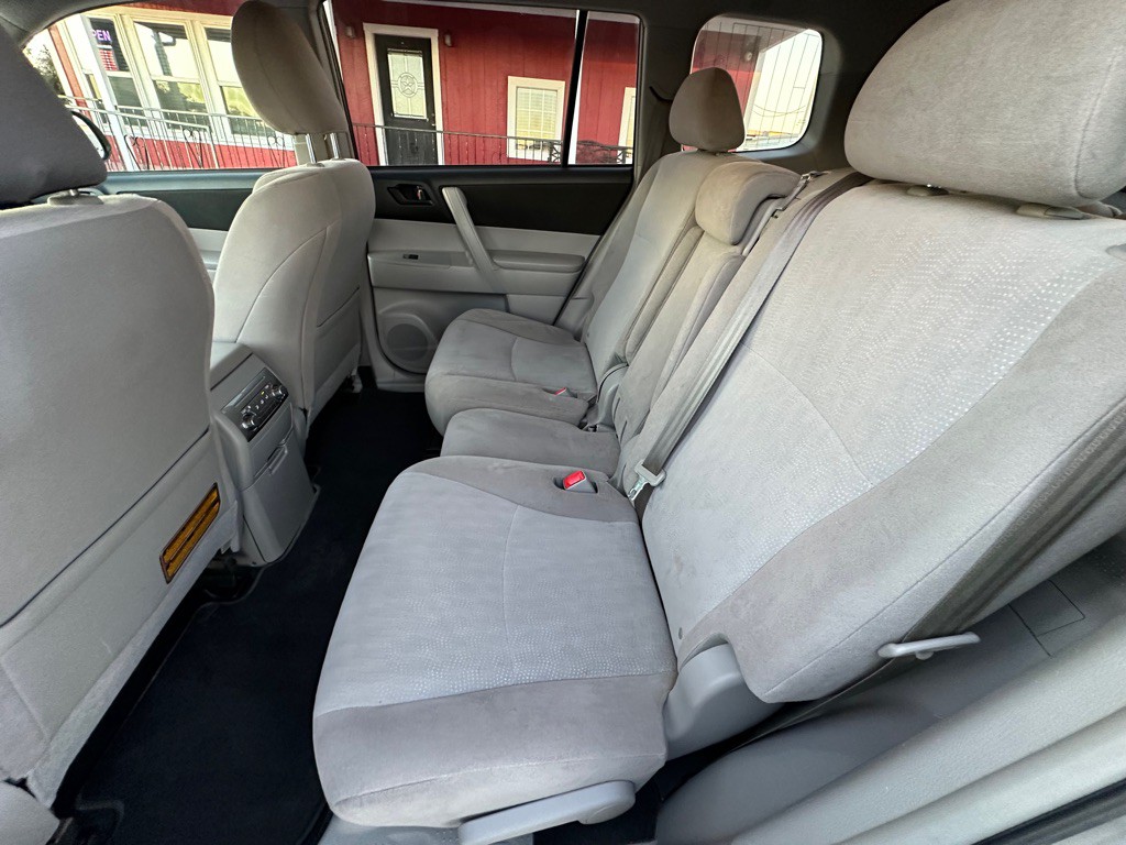 2013 Toyota Highlander Image 8