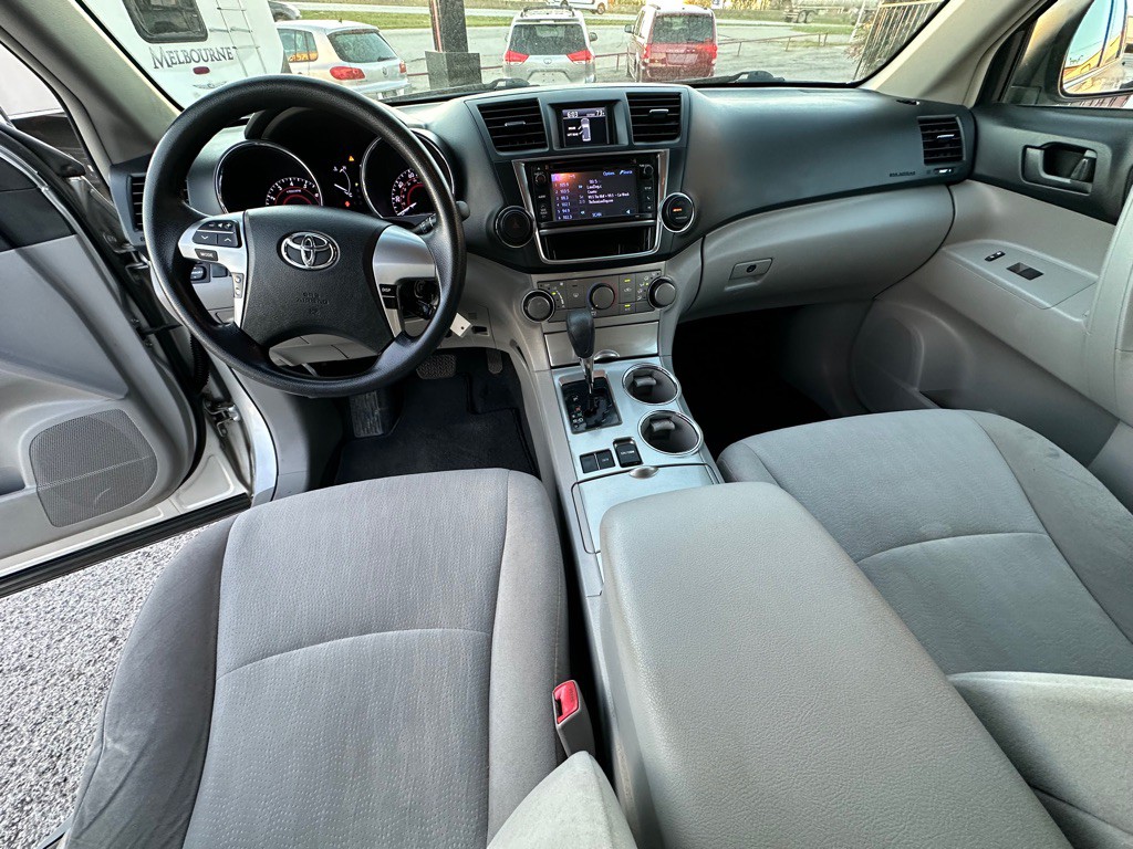 2013 Toyota Highlander Image 10