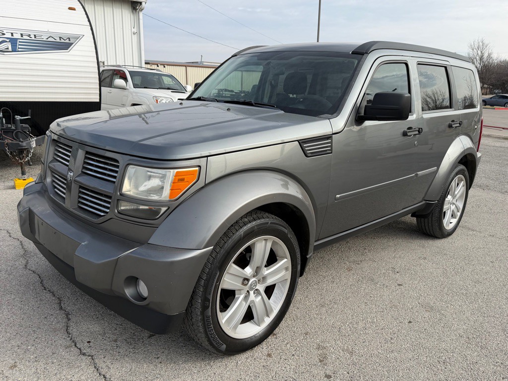 2011 Dodge Nitro Image 1
