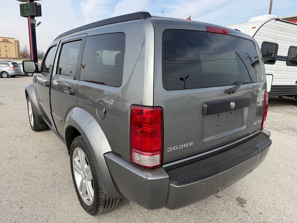 2011 Dodge Nitro Image 3