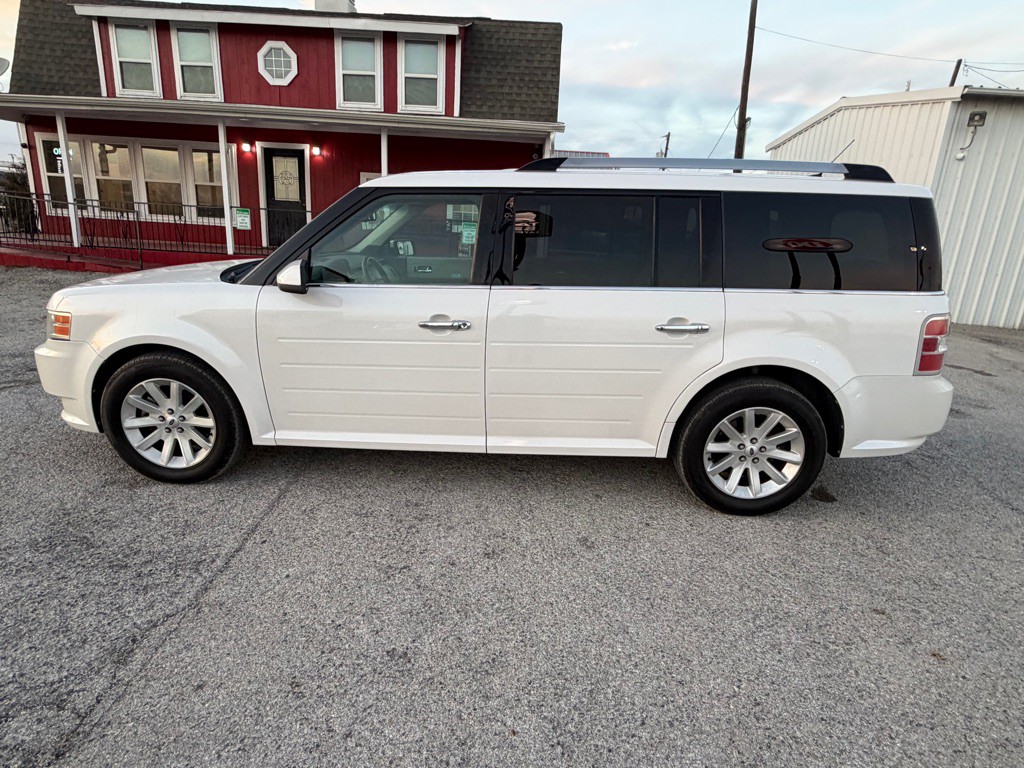 2011 Ford Flex Image 2