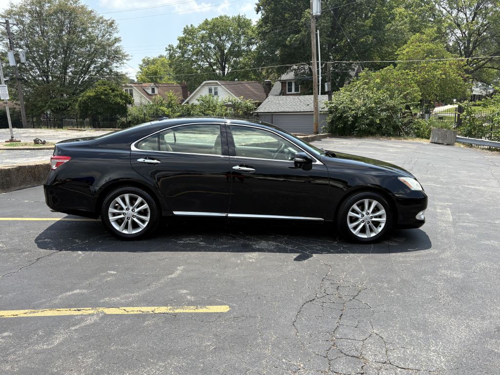 2011 Lexus ES Image 4
