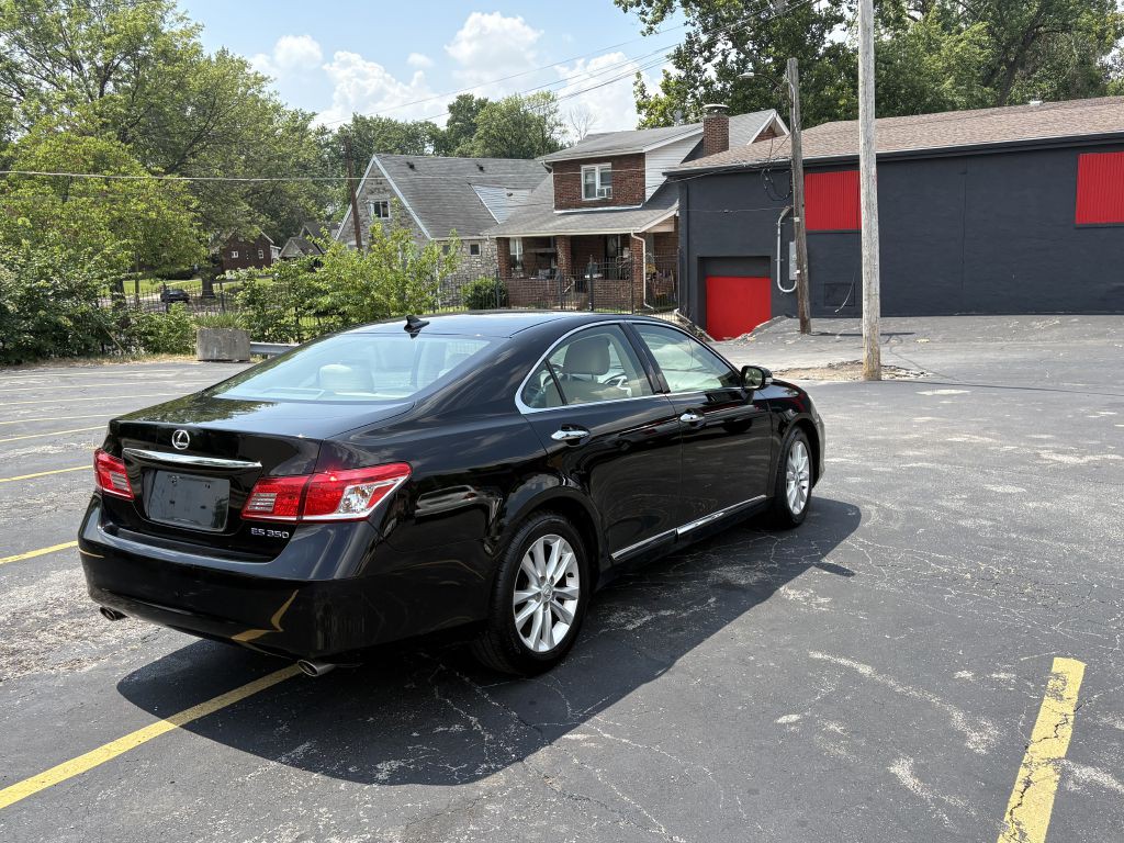 2011 Lexus ES Image 5