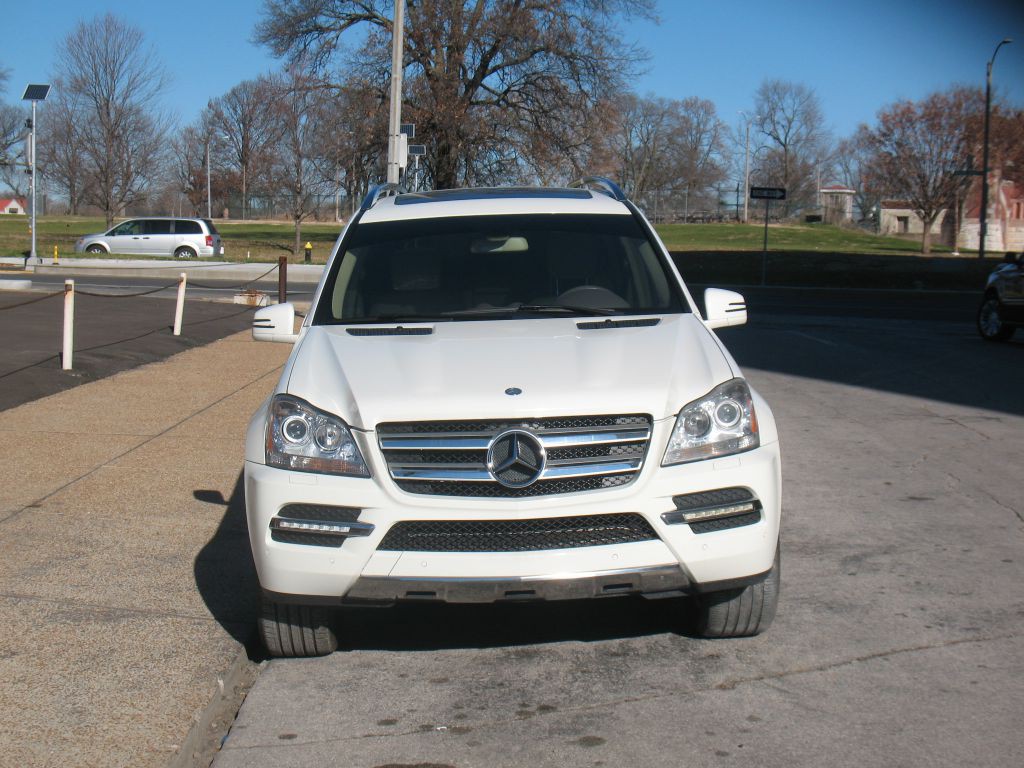 2011 Mercedes-Benz GL-Class Image 2