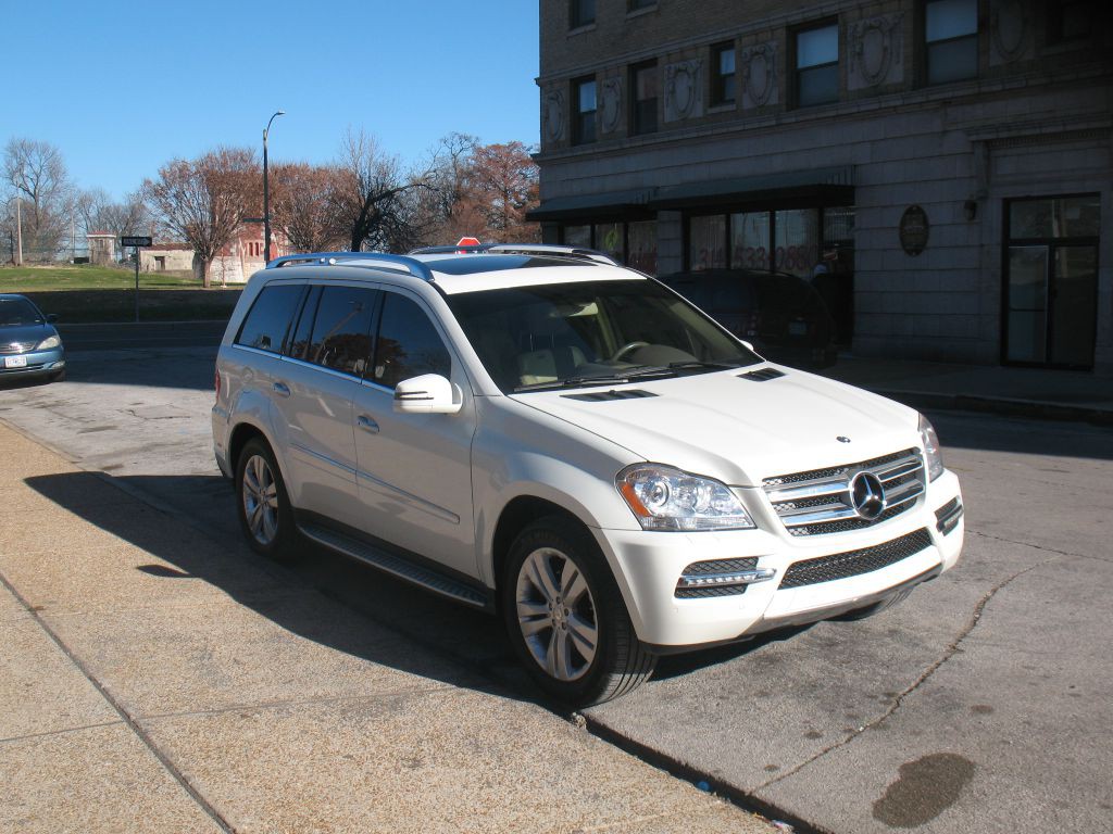 2011 Mercedes-Benz GL-Class Image 3