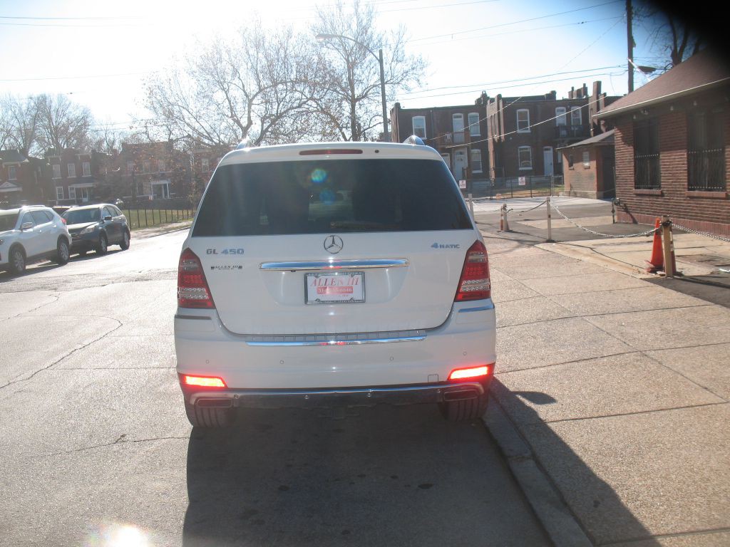 2011 Mercedes-Benz GL-Class Image 10