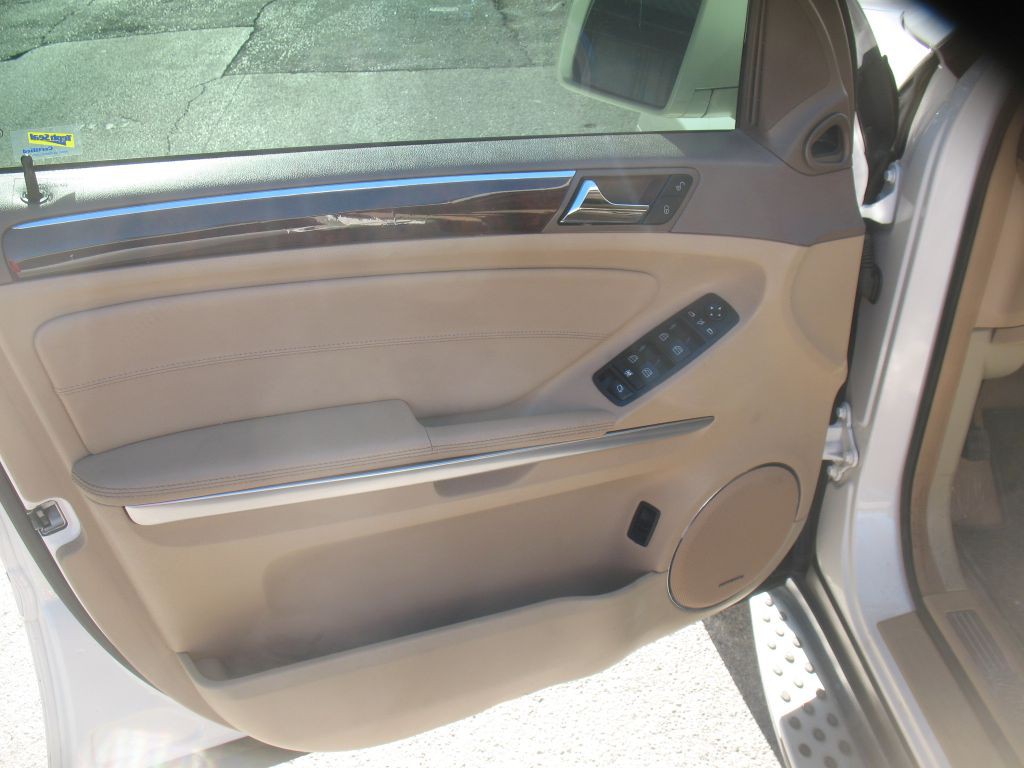 2011 Mercedes-Benz GL-Class Image 14