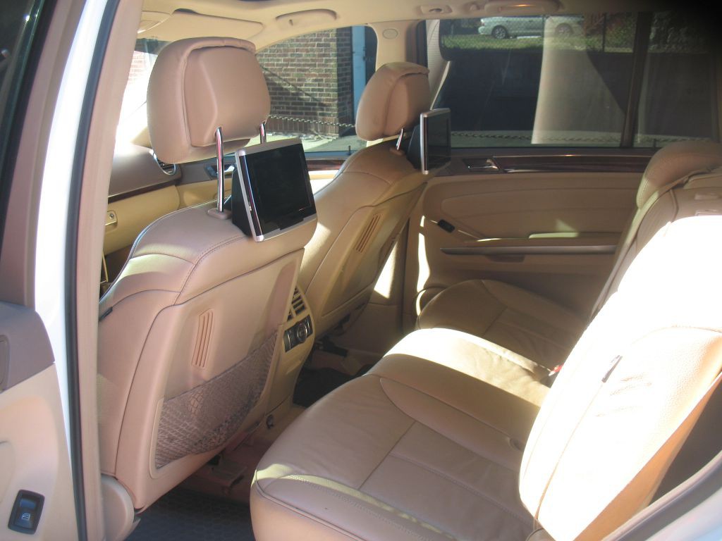 2011 Mercedes-Benz GL-Class Image 16